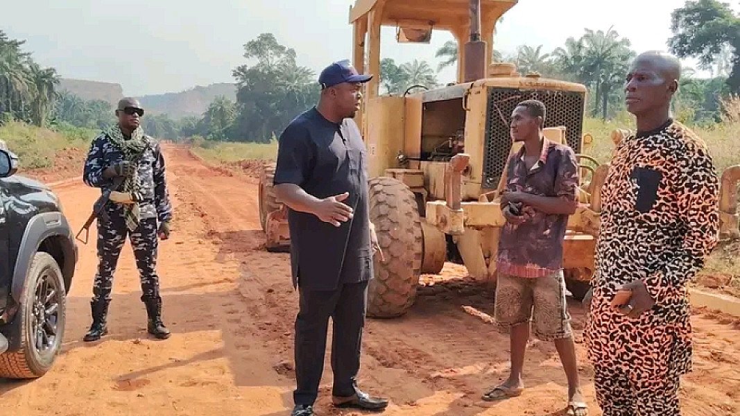Uzo-uwani LGA Chairman, Barr. Ezugwu, is constructing a 3-kilometers road, spanning several communities